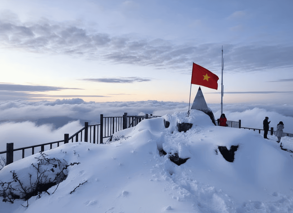 Cơ hội ngắm tuyết tại đỉnh Fansipan m&ugrave;a đ&ocirc;ng